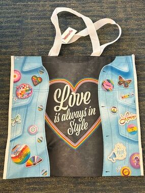 VIRAL TJ MAXX MARSHALLS HOMEGOODS PRIDE LOVE REUSABLE TOTE